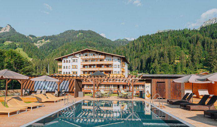 2 ÜN in Nordtirol im 4* Lechlife Travelhouse inkl. Frühstück & Wellnes ab 174€ p.P.