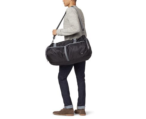 Amazon Basics   Reisetasche mit 59cm & 64L für 14€ (statt 22€)