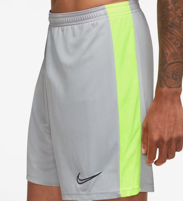 Nike Academy 23 Trainingsshorts für 14,98€ (statt 21€)