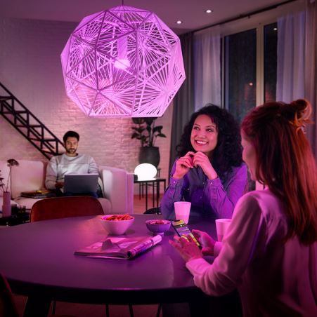 2er Pack Philips Hue Ambiance E27 + Google Nest Hub (2. Gen.) für 89,95€ (statt 128€)