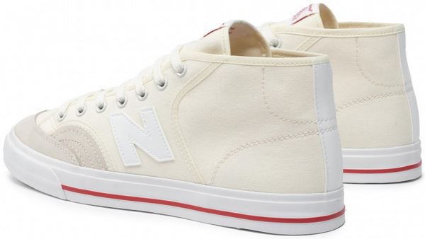 New Balance NM213WBG Sneaker für 48,45€ (statt 80€)