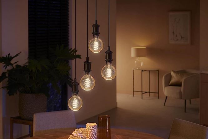 Philips Hue White Ambiance Globe G93 Filament, E27 für 29,99€ (statt 36€)