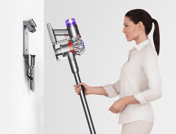 Dyson V8 (2023) Akku Stielsauger 425 Watt für 279€ (statt 298€)