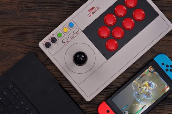 8Bitdo Arcade Stick für Nintendo Switch & PC für 67,92€ (statt 78€)