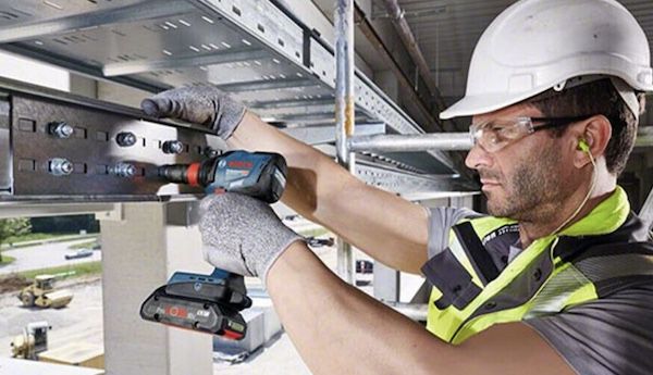 Bosch Ak­ku Dreh­schlag­schrau­ber GDX 18V 210 C + 3x 4 Ah für 315,99€ (statt 350€)