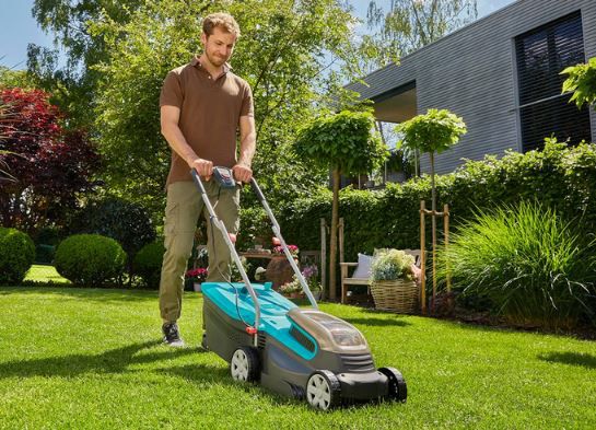 Gardena PowerMax 32/36V Rasenmäher ohne Akku für 128,99€ (statt 158€)