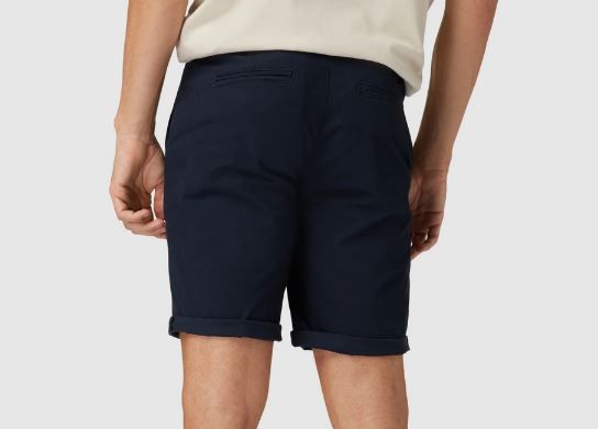 Redefined Rebel Mike Chinoshorts mit Gürtel für 22,99€ (statt 30€)