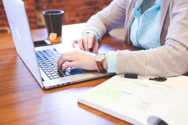 Laptops für Studenten und Schüler