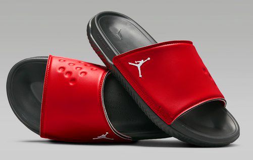 Nike Jordan Play Slides Badelatschen für 25,97€ (statt 43€)