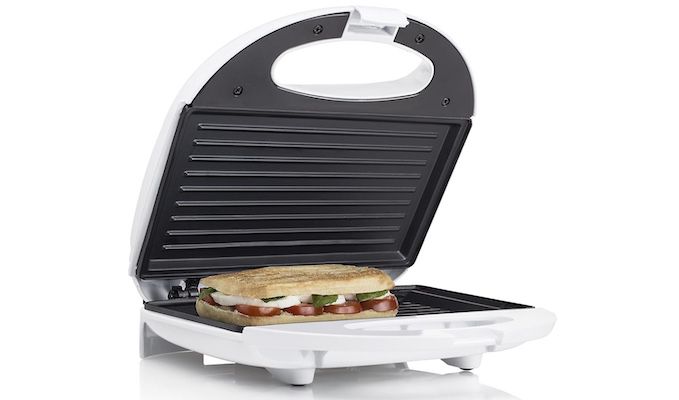 Tristar Sandwichmaker mit 22x13cm Grillfläche für 14,99€ (statt 20€)