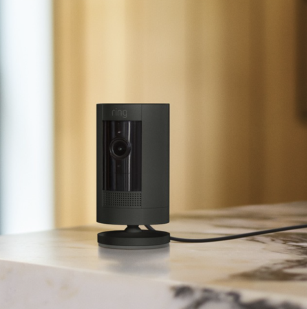 Ring Stick Up Cam Plug In Überwachungskamera für 59,99€ (statt 79€)