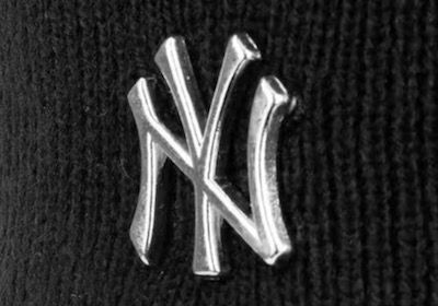 New Era New York Yankees Metallic Badge Cuff Beanie für 11,98€ (statt 21€)