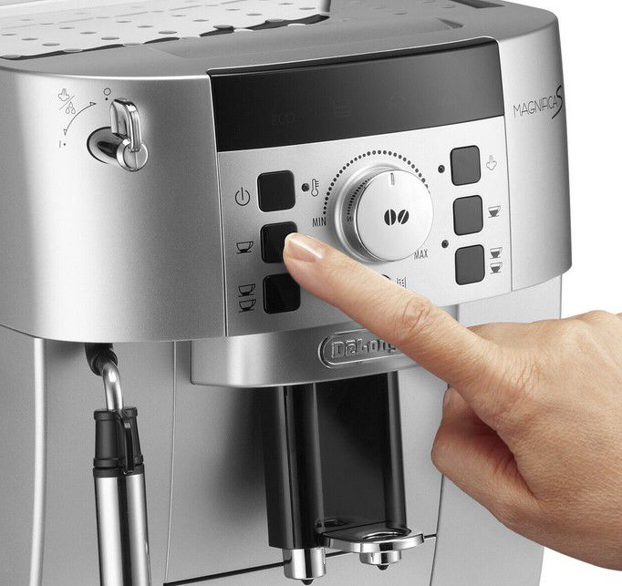 DeLonghi Magnifica S ECAM 22.110 SB Kaffeevollautomat für 229,99€ (statt neu 293€)