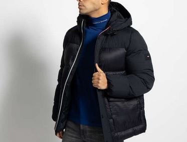 Tommy Hilfiger DW5 Tech Hooded Winterjacke für 135,96€ (statt 220€)