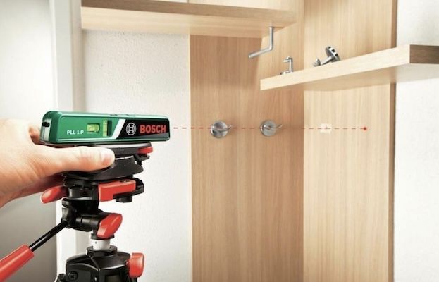 Bosch Laser Wasserwaage PLL 1 P mit Wandhalterung für 31,99€ (statt 35€)