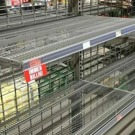 Leere Supermarkt-Regale wegen Tarifstreit