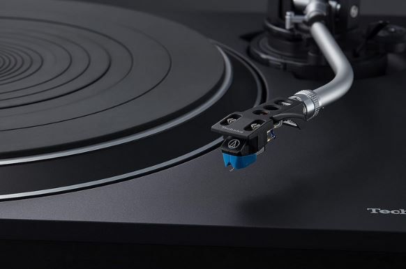 Letzte Chance: Technics SL 100C Plattenspieler mit Direktantrieb für 849€ (statt 1.034€)