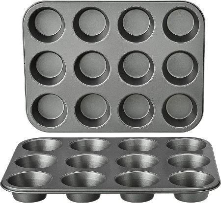 2er Pack Amazon Basics Rund Backblech für Muffins für 14€ (statt 18€)