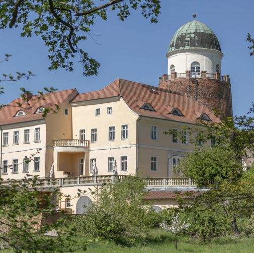 3 ÜN im ahead Burghotel in Brandenburg inkl. veganem Frühstück & Sauna ab 129€ p.P.