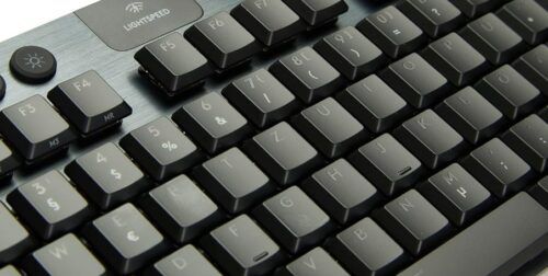 Logitech G915 TKL Tenkeyless Lightspeed RGB Tastatur für 124,68€ (statt 200€)