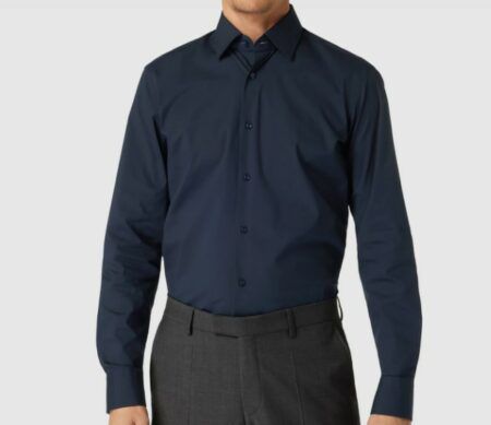 BOSS Regular Fit Business Hemd mit Kentkragen in Marineblau für 39,99€ (statt 50€)