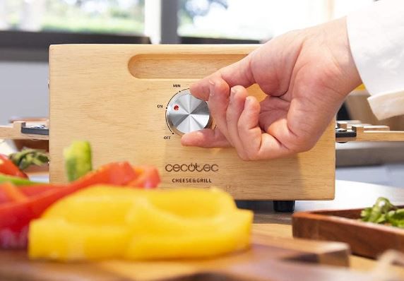 Cecotec 8200 Holz Raclette & Grill mit 1.200 Watt für 35,90€ (statt 58€)