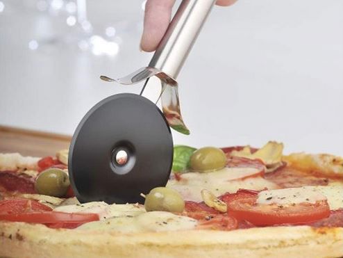 WMF Profi Plus Pizzaschneider mit beschichtetem Rad, 19,8cm für 16,99€ (statt 22€)