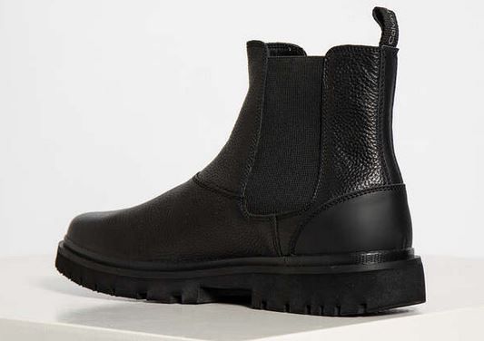 Calvin Klein Chelsea Boots für 94,15€ (statt 111€)