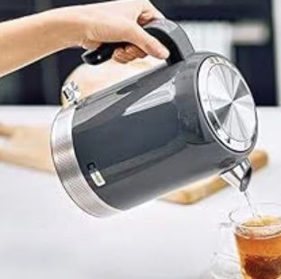 Breville by Sage High Gloss Wasserkocher (1,7 Liter) für 19,99€ (statt 30€)