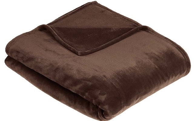 Amazon Basics   Kuscheldecke mit 168 x 229cm für 11,74€ (statt 17€)