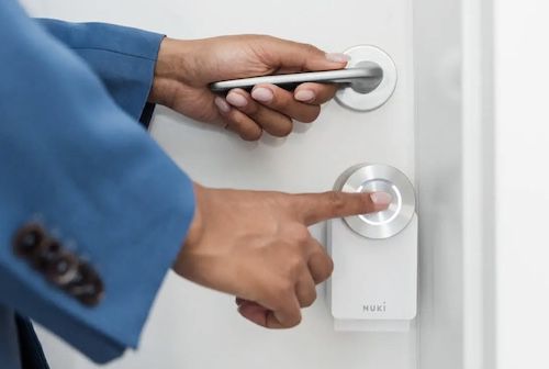 Nuki Smart Lock 4.0 Pro + Keypad 2.0 + Door Sensor für 378,21€ (statt 472€)