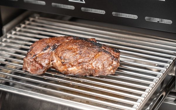 🥩🔥 Meateor Helios XL Oberhitzegrill bis 800°C für 94€ (statt 220€)