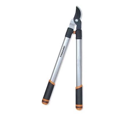 ✂️ FISKARS Te­le­skop By­pass Ast­sche­re PowerGear für 26,90€ (statt 40€)