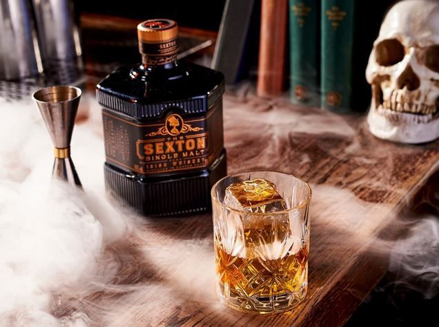 The Sexton Single Malt Whiskey in Geschenkpackung, 0,7L, 40% für 31,99€ (statt 39€)