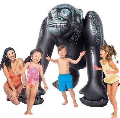 INTEX Wasser Sprinkler Giant Gorilla für 31,90€ (statt 44€)