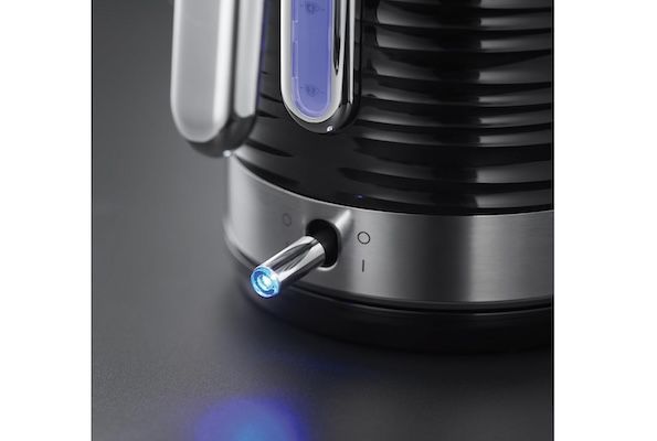 Russell Hobbs Wasserkocher mit 1,7l & 2400W für 34,99€ (statt 40€)