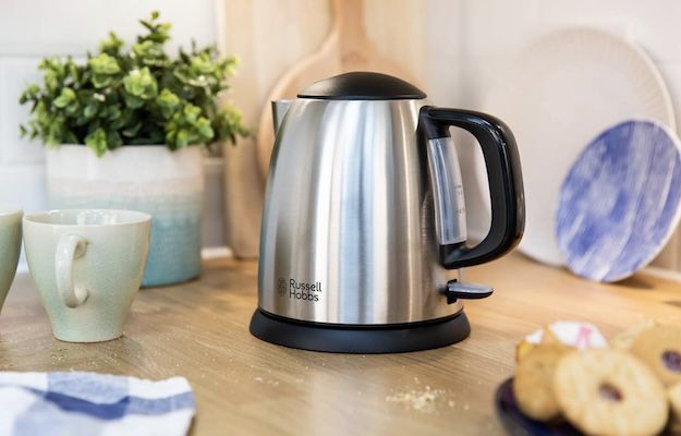 Russell Hobbs 1L Wasserkocher mit Schnellkochfunktion für 24,79€ (statt 33€)