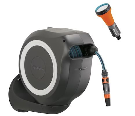💦 20m Gardena Wand Schlauchbox RollUp M + Brause für 82,99€ (statt 121€)
