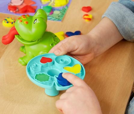 Play Doh Farbi der Frosch inkl. 4 Dosen Knete für 5,20€ (statt 10€)