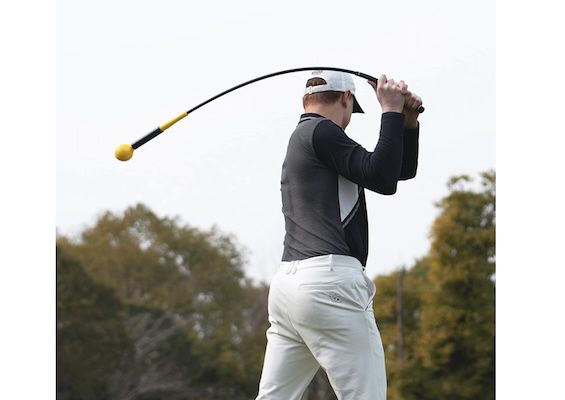 Amazon Basics Golfschwungtrainer mit 122 cm ab 39,32€ (statt 52€)