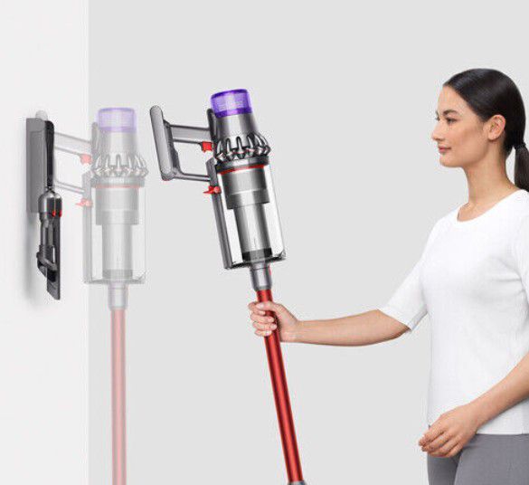 Dyson V11 Outsize Akku Staubsauger refurb. für 389,70€ (statt neu 599€)