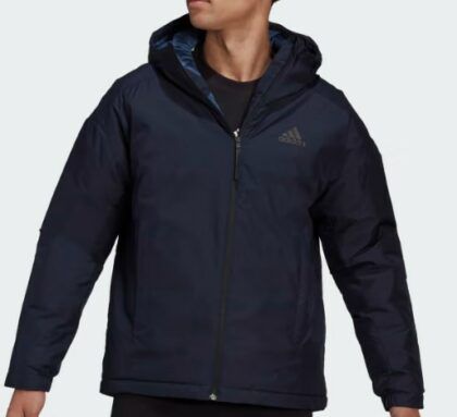 adidas Man Traveer Insulated Jacket legend für 76,50€ (statt 115€)