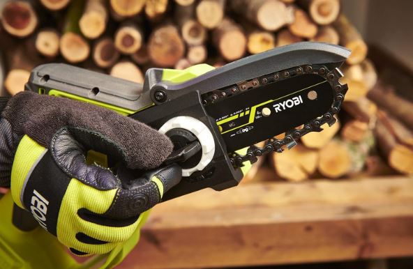 Ryobi RY18PSX10A 120 ONE+ Einhand Kettensägen Set für 144,41€ (statt 165€)