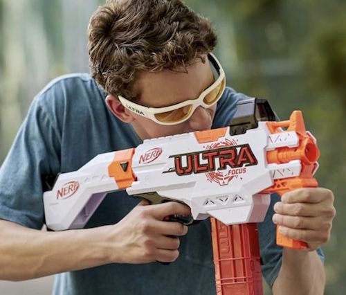 2x Nerf Ultra Focus Dartpistole mit 20 AccuStrike Darts für 35,90€ (statt 50€)