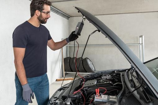 Bosch C30 Kfz Batterieladegerät mit Erhaltungsfunktion für 45,29€ (statt 55€)