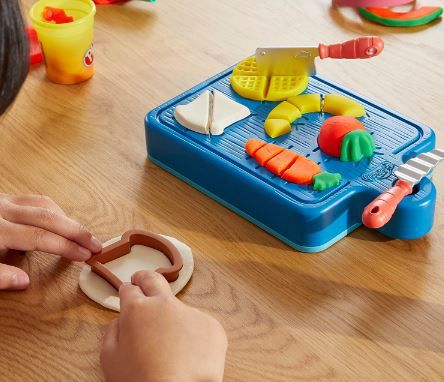 Play Doh Kleiner Chefkoch Starter Set für 13,99€ (statt 17€)