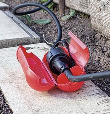 as Schwabe Sicherheitsbox für Schuko, Stecker & Buchse für 3,39€ (statt 8€)