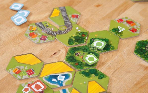 Pegasus Spiele Dorfromantik (Spiel des Jahres 2023), Brettspiel für 24,99€ (statt 28€)