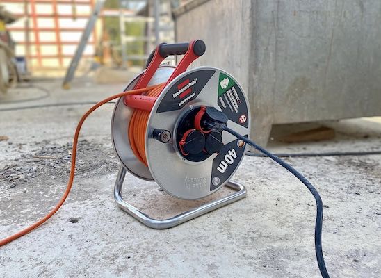 Brennenstuhl Garant S V2 IP44 Kabeltrommel mit 40m für 81,64€ (statt 104€)