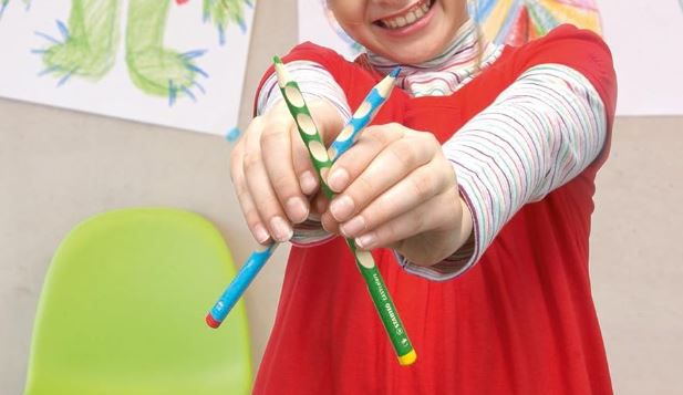 12er Pack Stabilo EASYcolors Buntstifte mit Spitzer für 13,02€ (statt 17€)
